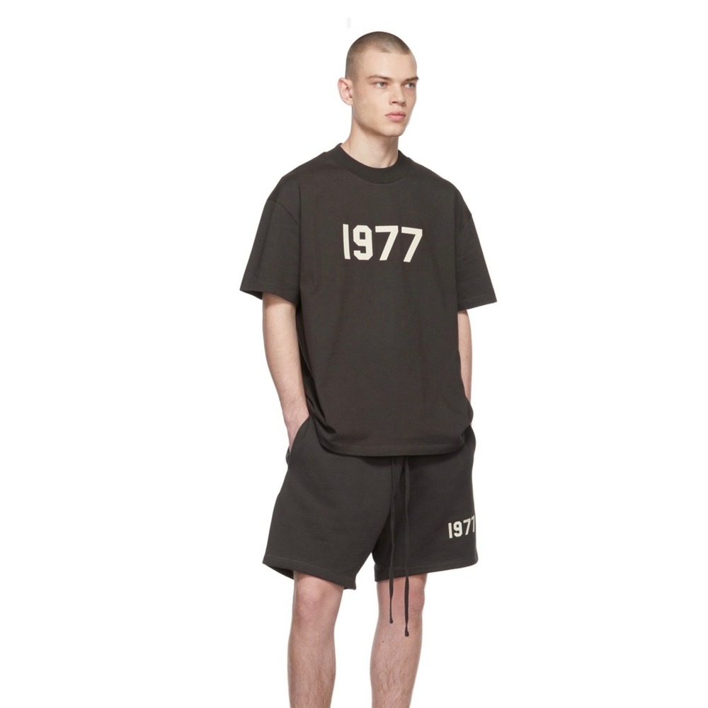 Fear of God Essentials 1977 Short Sleeve Sweatshirt and Shorts Set Iron Mens M
